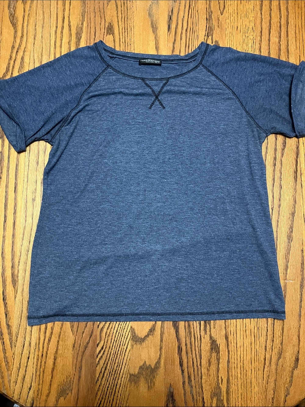 Women’s Short Sleeve Crew Tee in Heather Navy